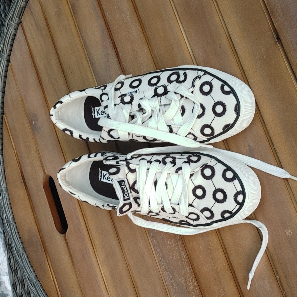 Keds sneakers sz 10 womens very cute black and white  new, never worn - Picture 2 of 6